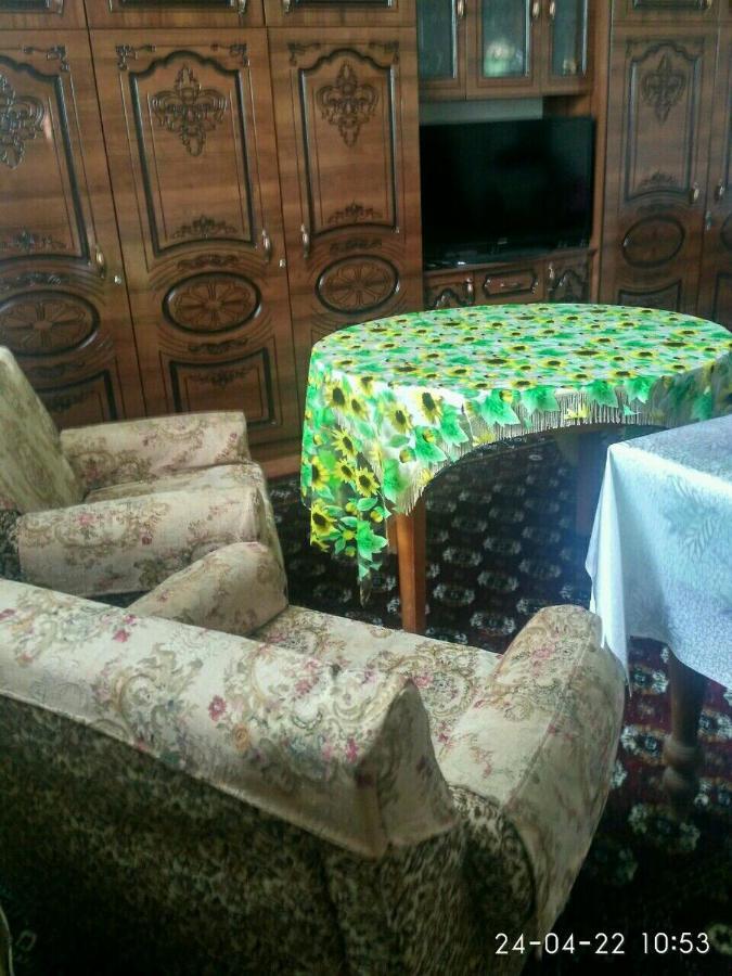 Western House Bed & Breakfast Qorowul Ngoại thất bức ảnh