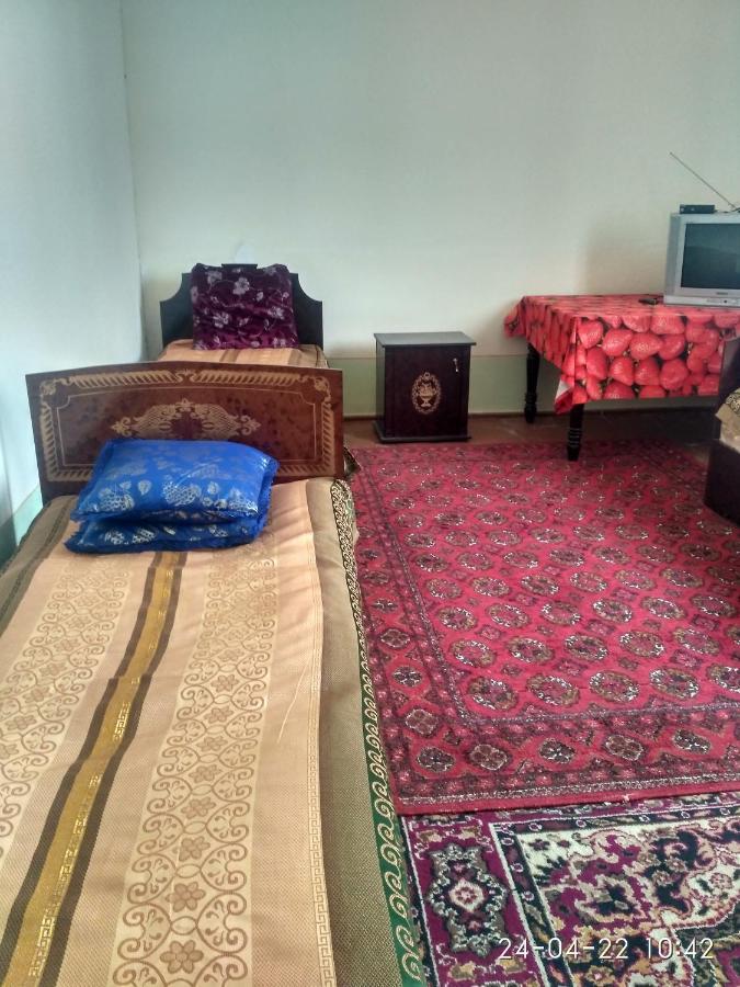 Western House Bed & Breakfast Qorowul Ngoại thất bức ảnh