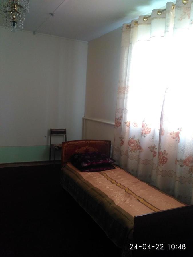Western House Bed & Breakfast Qorowul Ngoại thất bức ảnh