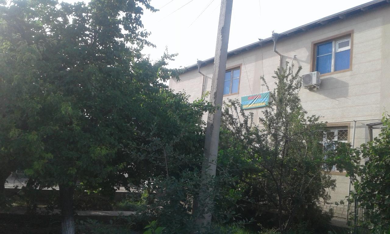 Western House Bed & Breakfast Qorowul Ngoại thất bức ảnh