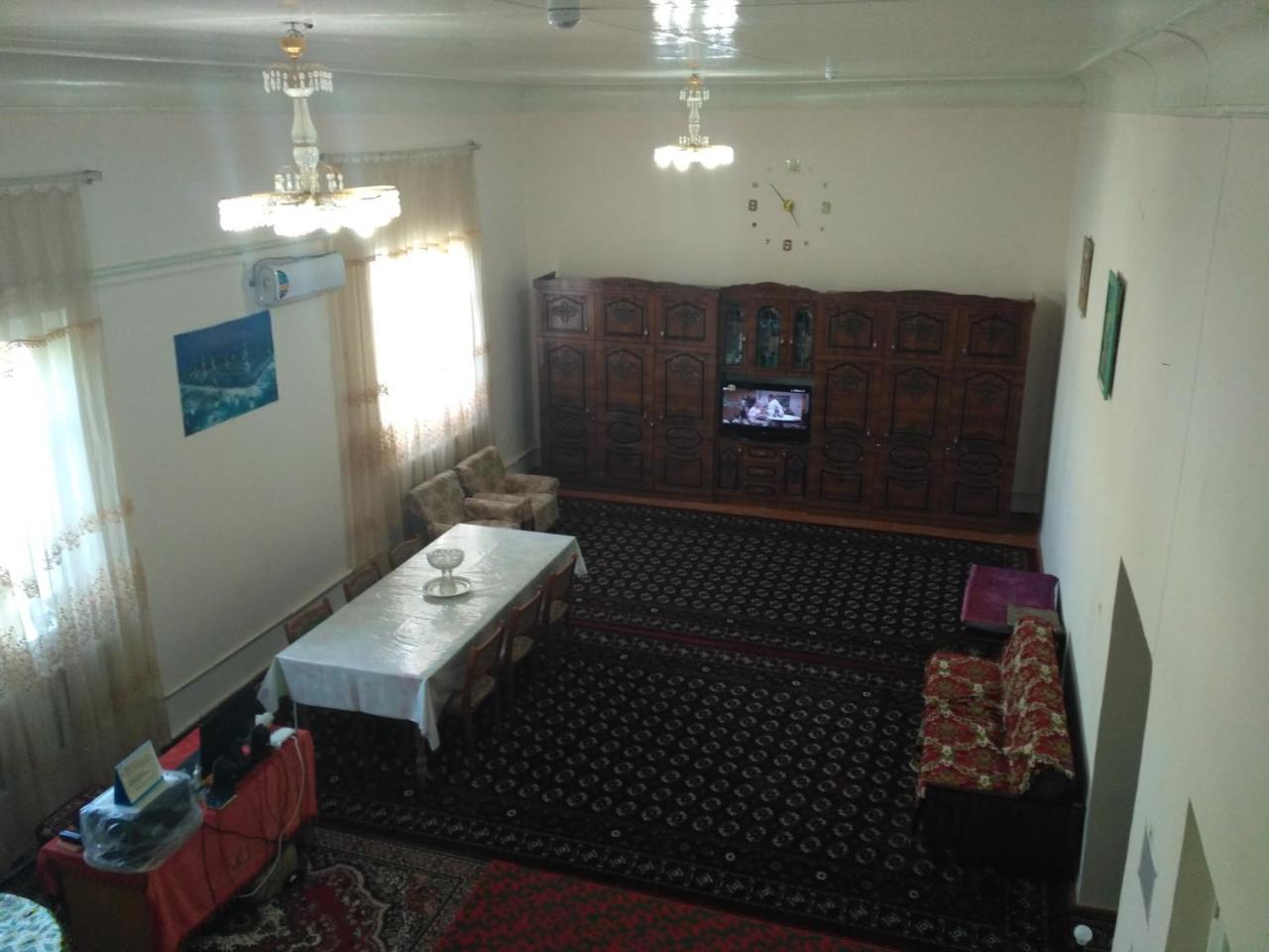 Western House Bed & Breakfast Qorowul Ngoại thất bức ảnh